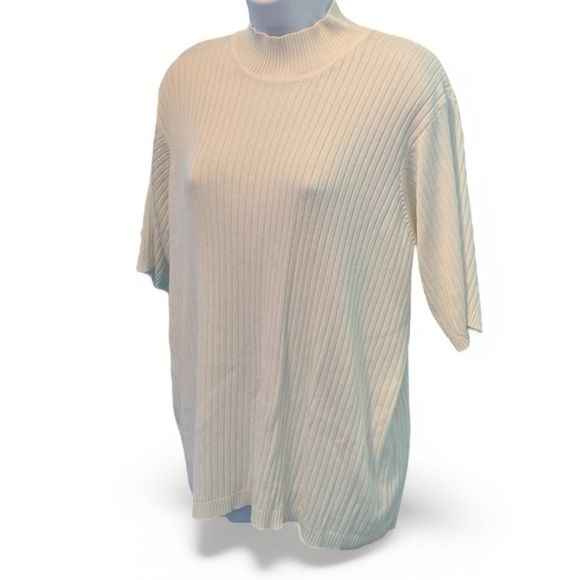 Designs by Lane Bryant Ribbed White Short Sleeve lightweight Sweater Top - Picture 3 of 3